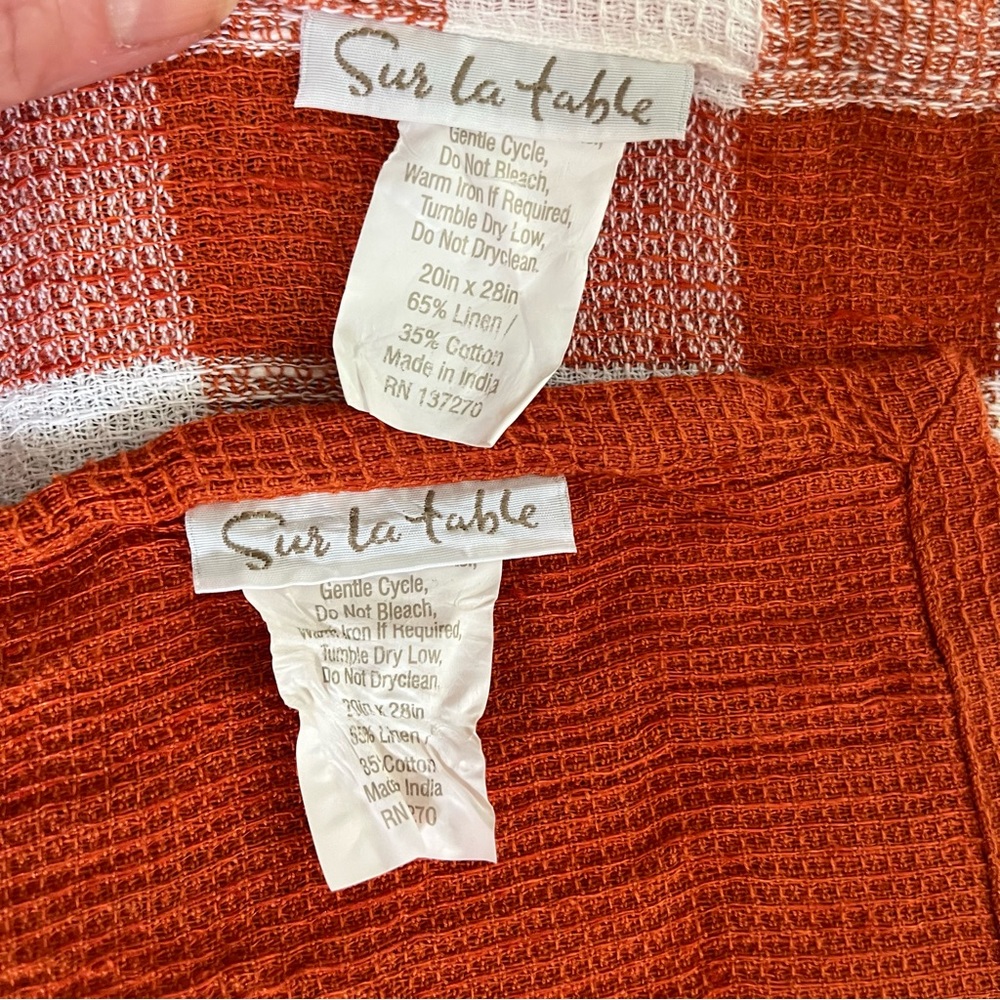 Sur La Table Oven Mitt and Towels Set NWT - Picture 11 of 12